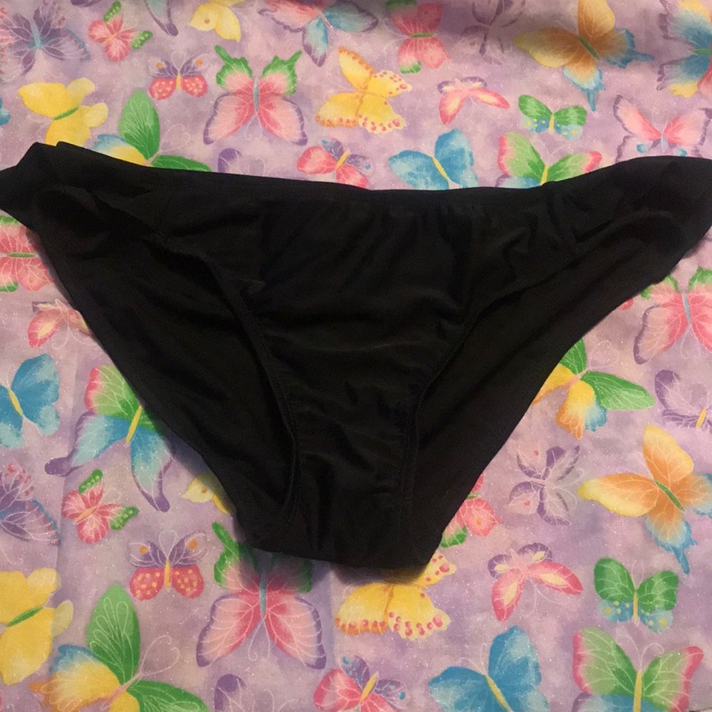 🖤☀️Ruffle Bikini Bottom☀️🖤BOGO